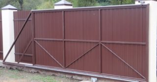 Купить откатные ворота из профнастила Аксай, цена от 1770 руб.
